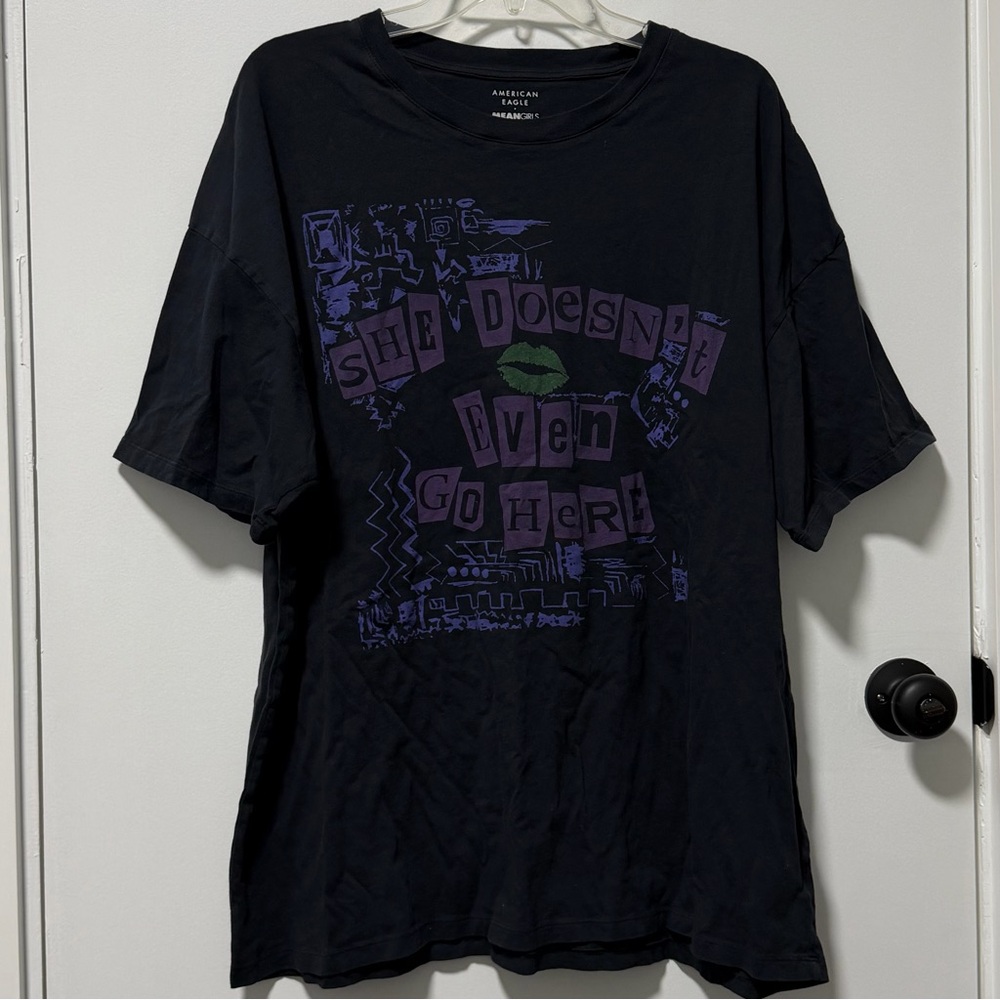 American Eagle x Mean Girls T-Shirt | She Doesn’t Even Go Here | Size L/XL